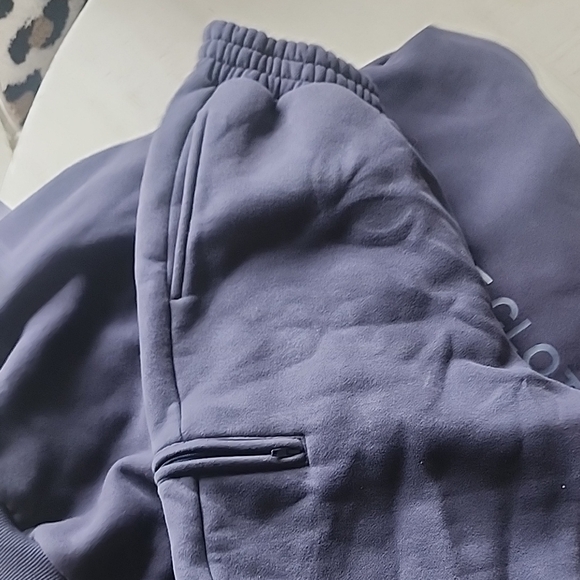 Comfirt Women's Navy Hoodie and Sweatpants Set - Picture 6 of 6